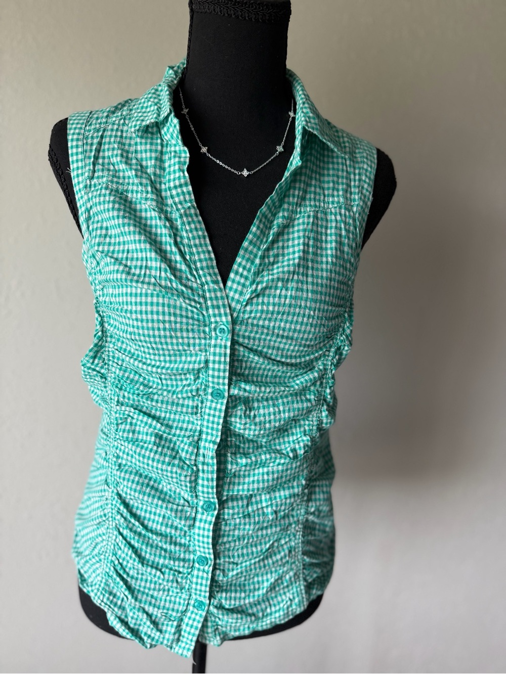 Sleeveless Ruched Gingham Button-Front Top - Mint Green
